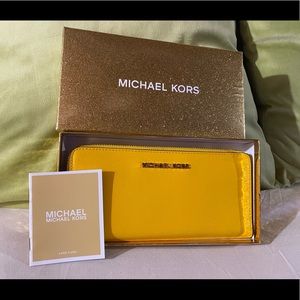 Michael Kors wallet with gift box